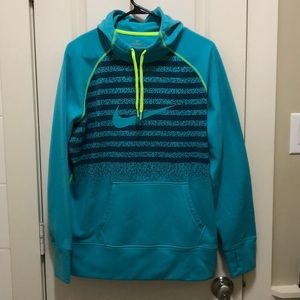 Nike therma-fit sweatshirt